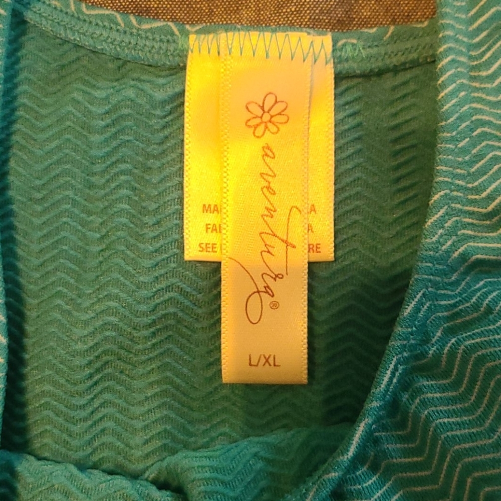 NWOT  Aventura Tank - Picture 3 of 4
